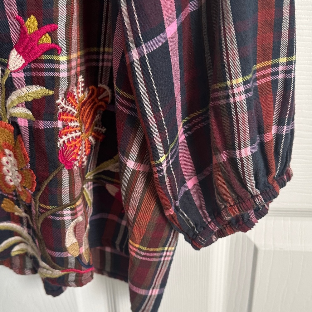 Embroidered Johnny Was V-neck Plaid Burgundy Floral size XL - Picture 6 of 10